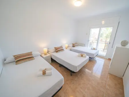 Appartement à Pineda de Mar pour 6, proche mer, climatisé, avec balcon et Wi-Fi - Photo 15