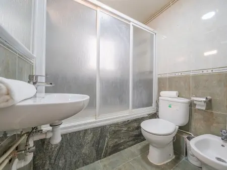 Appartement à Pineda de Mar pour 6, proche mer, climatisé, avec balcon et Wi-Fi - Photo 17