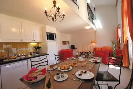 Le Domaine De Bourgeac 4 Rooms Apartment 8 pax Mezz OTA, Spacieux gîte provençal pour 8 personnes - Photo 2
