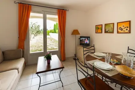 Le Domaine De Bourgeac 4 Rooms Apartment 8 pax Mezz OTA, Spacieux gîte provençal pour 8 personnes - Photo 9