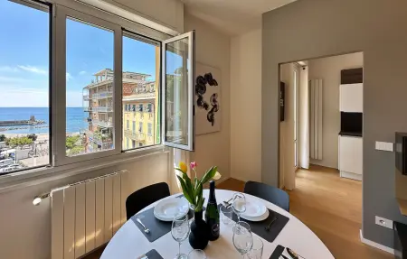 Double One Beach & City, Appartement 6 personnes à Recco - Photo 1