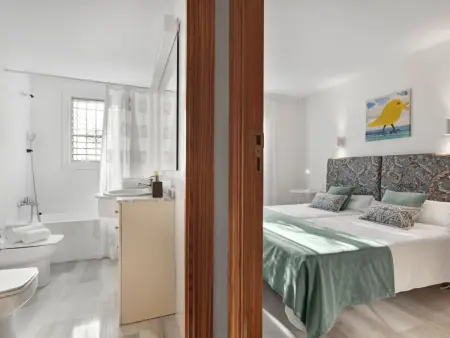 Villa en bord de piscine à Santa Ponsa, avec Wi-Fi, climatisation et parking privé, proche plages et golf - Photo 15