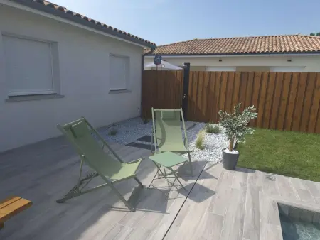 Maison contemporaine avec piscine - 6-8 pers., Villa 8 personnes à Parentis en Born - Photo 7