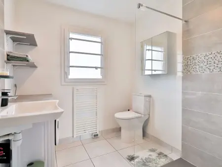 Maison contemporaine avec piscine - 6-8 pers., Villa 8 personnes à Parentis en Born - Photo 22