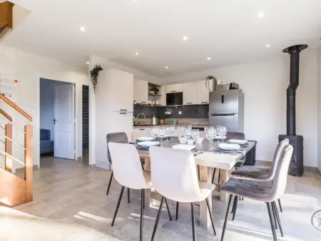 Maison confortable, animaux acceptés - 8 pers., Gite 8 personnes à Saint Germain sur Ay - Photo 1