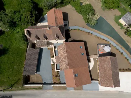 Gîte avec piscine, climatisation - 14 pers., Gite 14 personnes à Savignac de Miremont - Photo 1