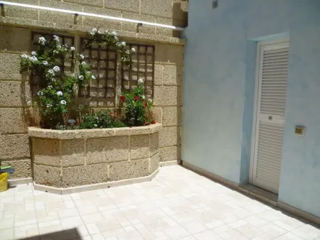 Charmantes Ferienhaus in Chayofa mit Terrasse, Garten und Pool - Photo 2