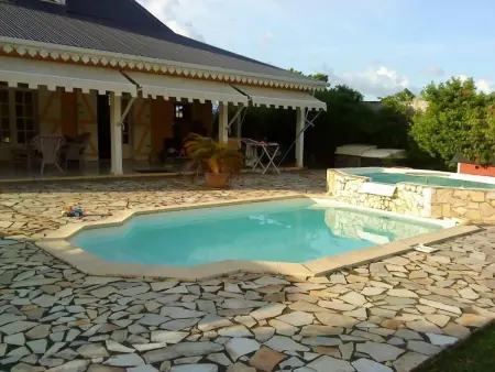Villa avec piscine privée à Petit-Bourg, 100 m² - Photo 9