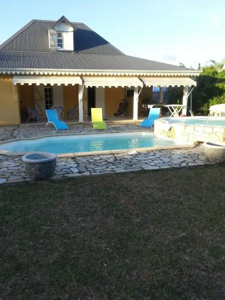 Villa avec piscine privée à Petit-Bourg, 100 m² - Photo 10