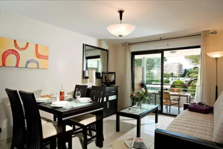 RÃ©sidence CarrÃ©e Marine-Appartement 2 piÃ¨ces 4 personnes, Séjour pour quatre avec vue sur la marina - Photo 2