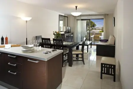 RÃ©sidence CarrÃ©e Marine-Appartement 2 piÃ¨ces 4 personnes, Séjour pour quatre avec vue sur la marina - Photo 13
