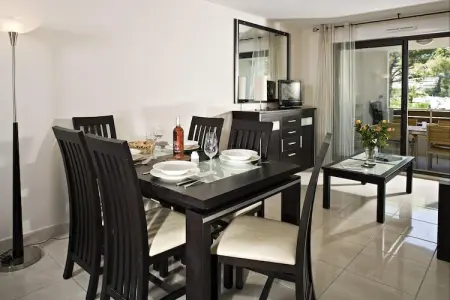 RÃ©sidence CarrÃ©e Marine-Appartement 2 piÃ¨ces 4 personnes, Séjour pour quatre avec vue sur la marina - Photo 15