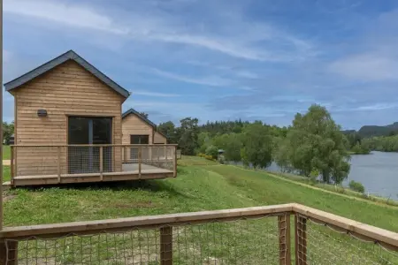 Le Domaine des MonÃ©diÃ¨res - Cabane de charme vue Lac 2ad  2enf -12ans, Chalet pour 4 personnes avec vue sur le lac - Photo 15