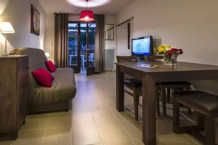 Le Clos du Rocher - Studio avec coin nuit 4 personnes, Séjournez aux Eyzies avec piscine - Photo 2