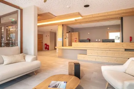 Les Hauts de Vaujany -Appartement 4 piÃ¨ces avec coin nuit 10 personnes, Piscine et sauna Mountain Stay - Photo 12