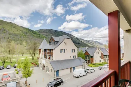 Les Jardins de BalnÃ©a-Appartement 3 piÃ¨ces avec coin nuit 8 personnes, Loudenvielle Séjour avec vue sur les Alpes - Photo 6