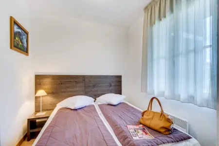 Les Jardins de BalnÃ©a-Appartement 3 piÃ¨ces avec coin nuit 8 personnes, Loudenvielle Séjour avec vue sur les Alpes - Photo 8