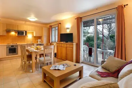 RÃ©sidence VacancÃ©ole Les Bastides de Fayence	Maison 3 piÃ¨ces 6 personnes supÃ©rieur, Duplex à Tourrettes avec accès à la piscine - Photo 1