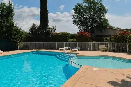 RÃ©sidence VacancÃ©ole Les Bastides de Fayence	Maison 3 piÃ¨ces 6 personnes supÃ©rieur, Duplex à Tourrettes avec accès à la piscine - Photo 6