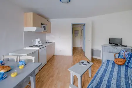 Les  Jardins  de  l'Amirauté- Appartement 2 piÃ¨ces avec coin nuit 6 personnes, Appartement familial près du port de plaisance - Photo 2
