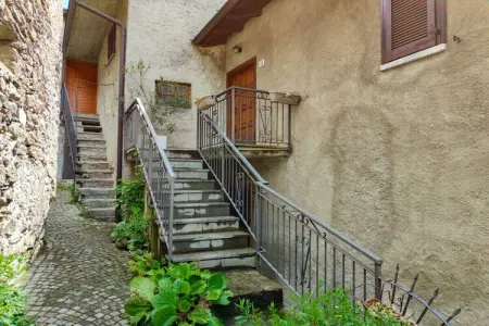 512935, Un Balcone sul Lago Résidence de vacances confortable - Photo 2