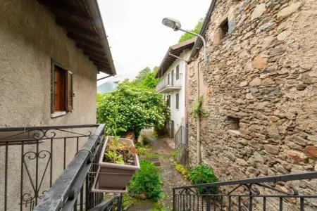 512935, Un Balcone sul Lago Résidence de vacances confortable - Photo 3