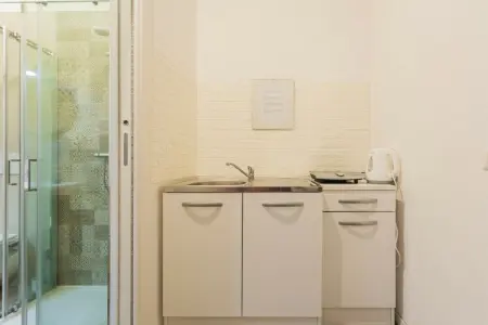 513444, Chambre Rouge Bonbon Résidence de vacances tout confort - Photo 9