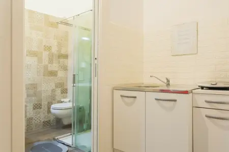 513444, Chambre Rouge Bonbon Résidence de vacances tout confort - Photo 11