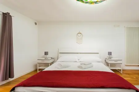 513099, Palazzo San Rocco - Chambre Rouge - Photo 1