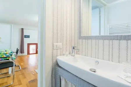 513099, Palazzo San Rocco - Chambre Rouge - Photo 9