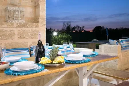 Prestige Pool Trullo - Torre Suda, Retraite de luxe en trullo avec jacuzzi - Photo 6