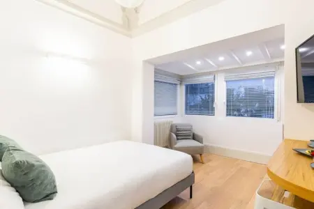 512671, Studio confortable dans le quartier de Chiaia - Photo 2