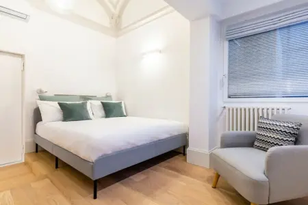 512671, Studio confortable dans le quartier de Chiaia - Photo 5