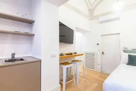 512671, Studio confortable dans le quartier de Chiaia - Photo 8