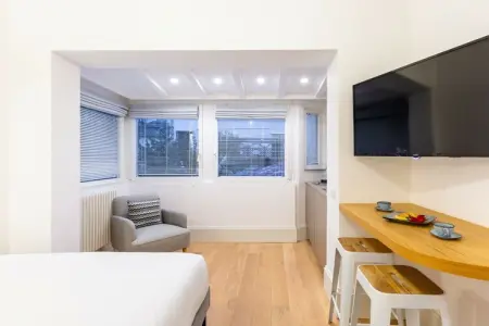 512671, Studio confortable dans le quartier de Chiaia - Photo 19
