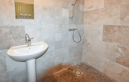 Maison avec piscine privée, Maison 10 personnes à Mazan - Photo 22