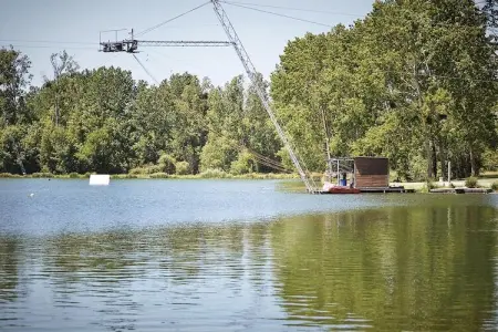 Camping Moncontour Active Park 2-Bedroom Chalet - 4/6 people, Chalet au bord du lac, Moncontour - Photo 15