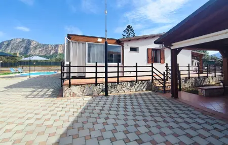 Maison 10 personnes à Carini - Photo 1