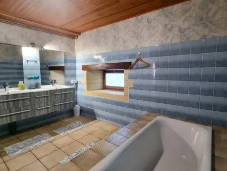 Maison paisible avec animaux admis - 15 pers., Gite 15 personnes à Saint Hilaire sous Charlieu - Photo 16