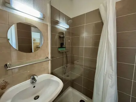 Appartement rez-de-jardin avec clim - 4 pers., Appartement 4 personnes à Antibes - Photo 11