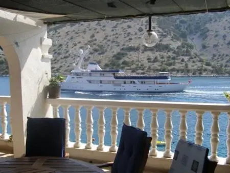 mit Balkon in der zweiten Etage, Appartement 4 personnes à Vinišće - Photo 8