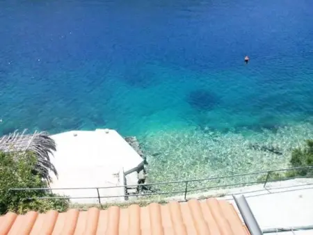 mit Balkon in der zweiten Etage, Appartement 4 personnes à Vinišće - Photo 9