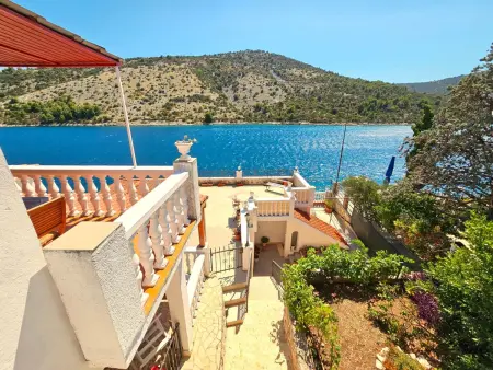 mit Balkon in der zweiten Etage, Appartement 4 personnes à Vinišće - Photo 19