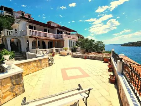 mit Balkon in der zweiten Etage, Appartement 4 personnes à Vinišće - Photo 20