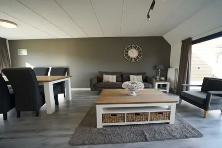 781427, Maison de vacances à Mol avec terrasse et Wi-Fi - Photo 1