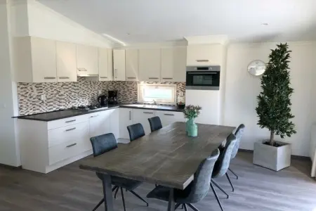 781543, Maison de vacances à Mol avec terrasse et Wi-Fi - Photo 2