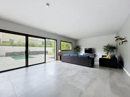 Villa contemporaine avec piscine et vue montagne - Photo 4