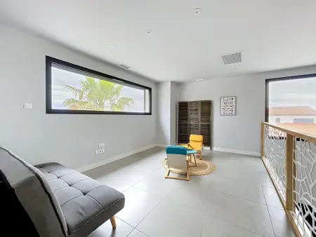 Villa contemporaine avec piscine et vue montagne - Photo 8