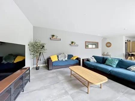 Villa contemporaine avec piscine et vue montagne - Photo 17