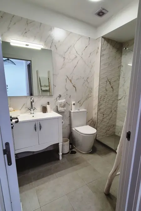 Modernes Luxus-Haus mit phantastischem Meerblick, beheizter Pool und WIFI - Photo 11